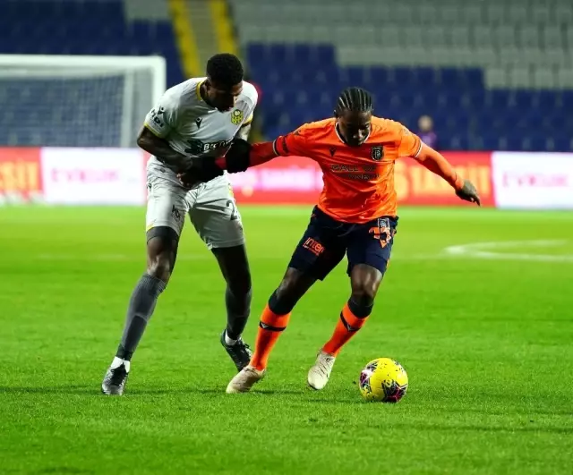 Medipol Başakşehir Yeni Malatyaspor'u 4 -1 yendi Medipol Başakşehir Yeni Malatyaspor'u 4 -1 yendi