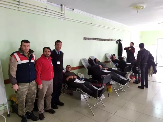 Muradiye'de '1 Ünite Kan, 3 Can' kampanyası Muradiye'de '1 Ünite Kan, 3 Can' kampanyası