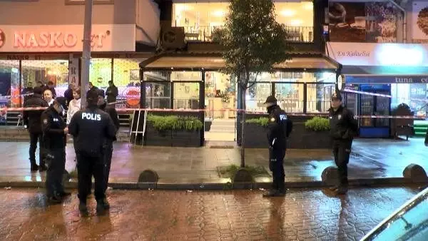 Pala ile restorana giren yabancı uyruklu saldırgan öldürüldü - 2 Pala ile restorana giren yabancı uyruklu saldırgan öldürüldü - 2