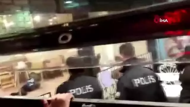 Bayrampaşa'da palalı saldırgan dehşeti! Bacağından vurularak yakalandı.