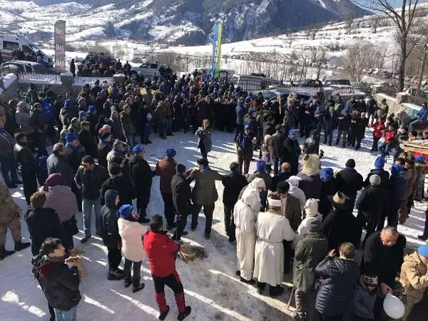 Şavşat'ta renkli kış şenliği