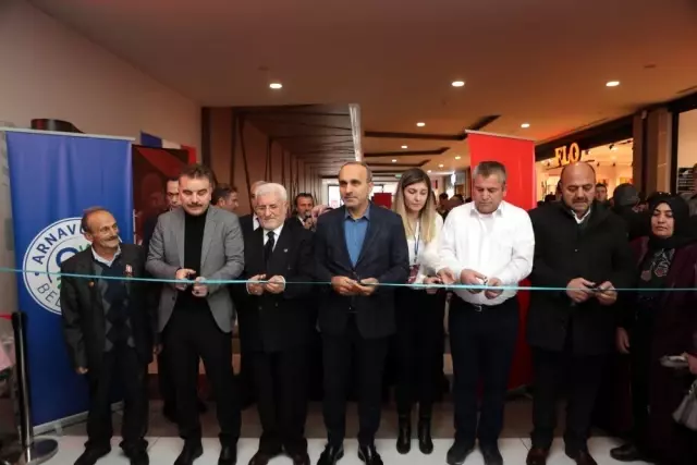 Şehid Bedirhan bebeğin isminin verildiği sergi açıldı Şehid Bedirhan bebeğin isminin verildiği sergi açıldı