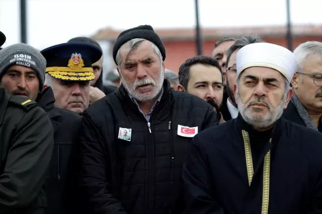 Şehit Piyade Sözleşmeli Er Fevzi Altınayak'ın naaşı Konya'da toprağa verildi Şehit Piyade Sözleşmeli Er Fevzi Altınayak'ın naaşı Konya'da toprağa verildi