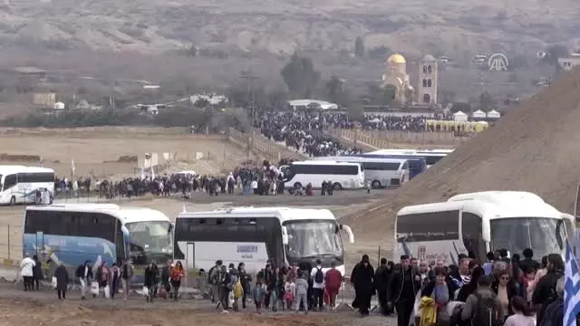 Seria Nehrinde Ortodoks Hristiyanlarin Vaftizi Haberler