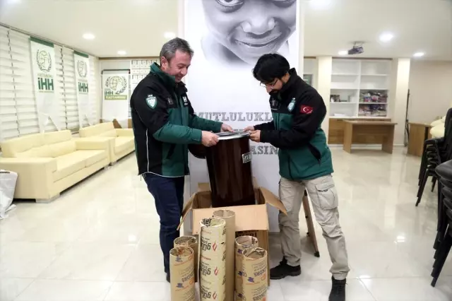 Soğuk taş duvarları sıcacık yuvaya dönüştürüyorlar Soğuk taş duvarları sıcacık yuvaya dönüştürüyorlar