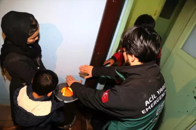 Soğuk taş duvarları sıcacık yuvaya dönüştürüyorlar Soğuk taş duvarları sıcacık yuvaya dönüştürüyorlar
