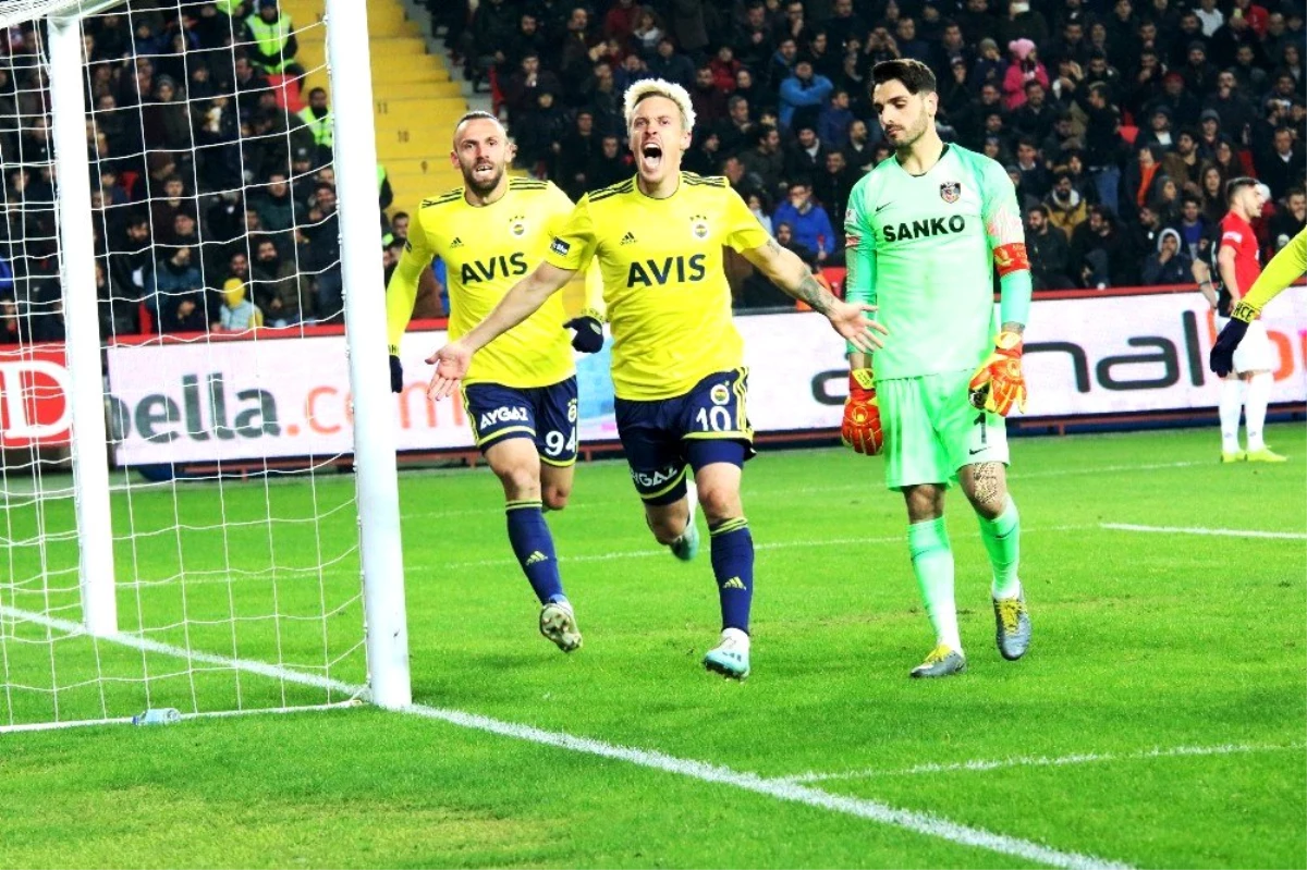 Süper Lig'in 18. haftasında Fenerbahçe deplasmanda karşılaştığı Gaziantep Futbol Kulübü'nü Kruse ve Muriç’in golleriyle 2-0 mağlup etti. ile ilgili görsel sonucu