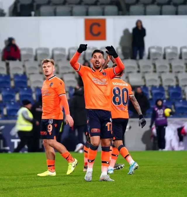 Süper Lig: Medipol Başakşehir: 4 - Yeni Malatyaspor: 1 (Maç sonucu) Süper Lig: Medipol Başakşehir: 4 - Yeni Malatyaspor: 1 (Maç sonucu)