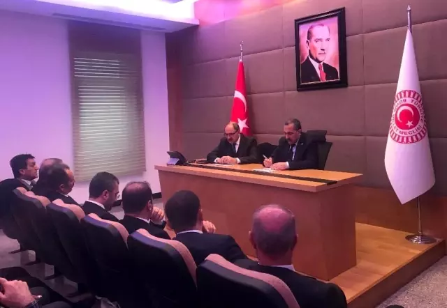 Van'da yapılacak kalkınma ve yatırım odaklı projeler görüşüldü Van'da yapılacak kalkınma ve yatırım odaklı projeler görüşüldü