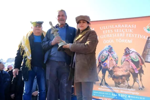 38. Uluslararası Devecilik Festivali'ne binlerce kişi akın etti