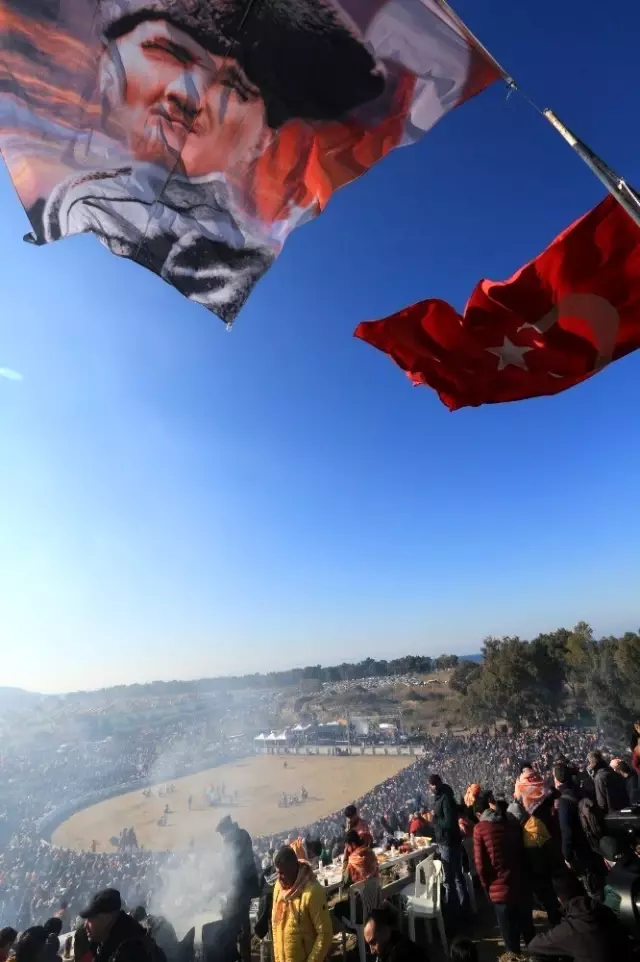 38. Uluslararası Devecilik Festivali'ne binlerce kişi akın etti