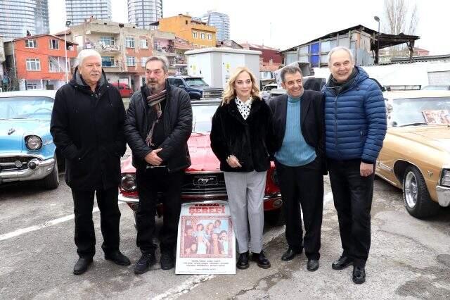 Adile Naşit ve Münir Özkul anısına 45 yıl sonra bir araya geldiler