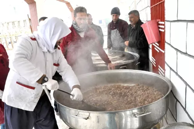 AK Parti'li Özhaseki Akçakale'de