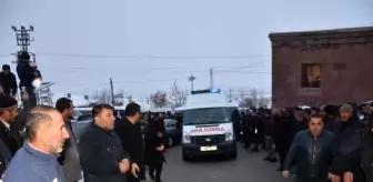 Erentepe: Bitlis'te kanaat önderi Abdulkerim Çevik, silahlı saldırıda yaşamını yitirdi(2) Erentepe: Bitlis'te kanaat önderi Abdulkerim Çevik, silahlı saldırıda yaşamını yitirdi(2)
