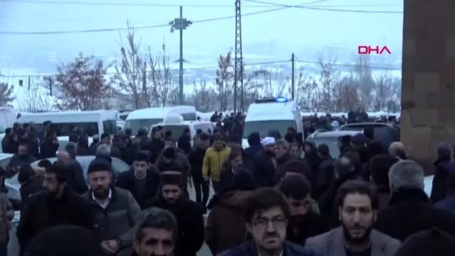 Silahlı saldırıda hayatını kaybeden kanaat önderinin cenazesine 10 bin kişi katıldı Silahlı saldırıda hayatını kaybeden kanaat önderinin cenazesine 10 bin kişi katıldı