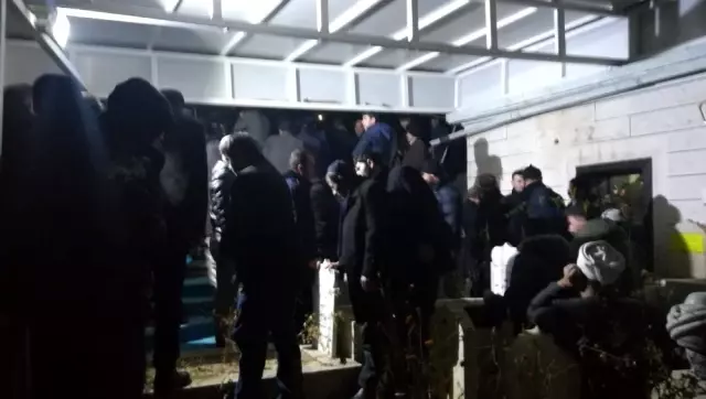 Bitlisli kanaat önderi Çevik, binlerce kişinin katılımıyla toprağa verildi Bitlisli kanaat önderi Çevik, binlerce kişinin katılımıyla toprağa verildi