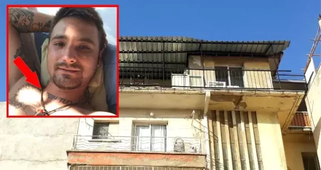 Boğazındaki dövmede