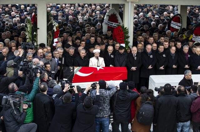 Bülent Ecevit'in eşi Rahşan Ecevit, son yolculuğuna uğurlanıyor