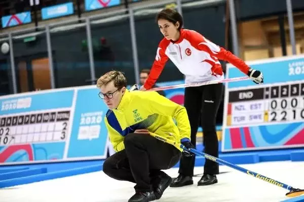 Curling'te duble mix takımı üst tura çıktı