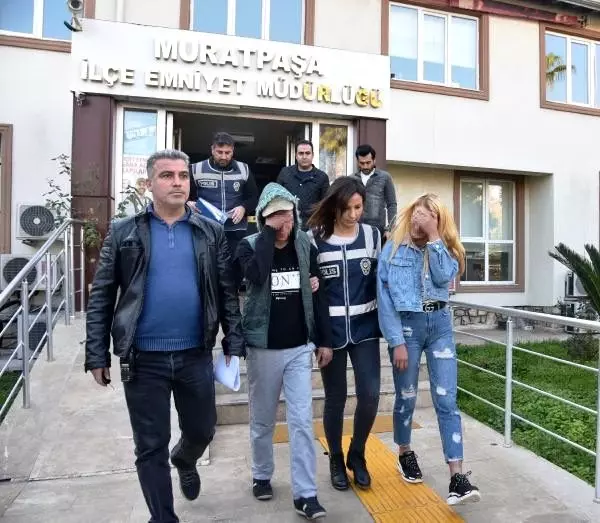 Gasp ettikleri 10 bin lira ile alem yapıp saç boyattılar Gasp ettikleri 10 bin lira ile alem yapıp saç boyattılar
