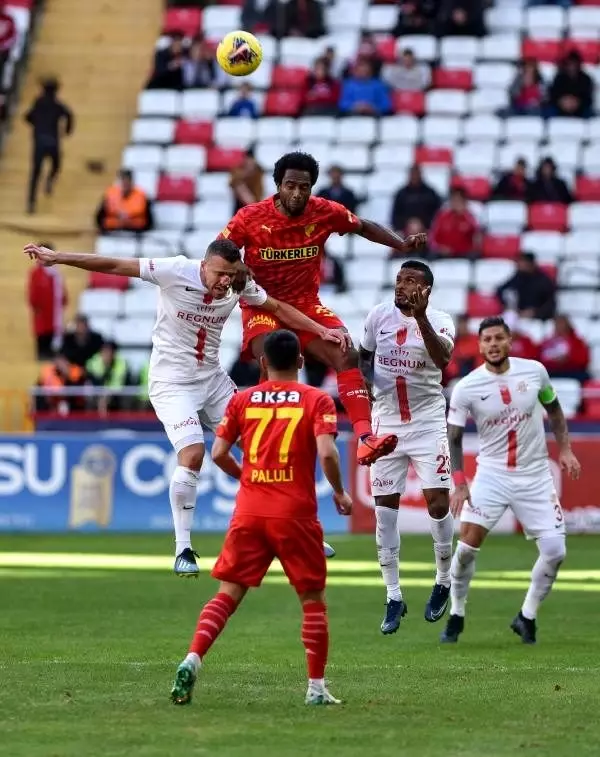 Göztepe: 0-3 Göztepe: 0-3