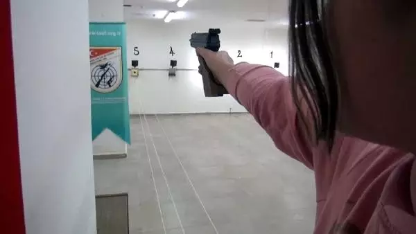 Havalı tabanca atıcılık kursuyla hayatları değişti Havalı tabanca atıcılık kursuyla hayatları değişti