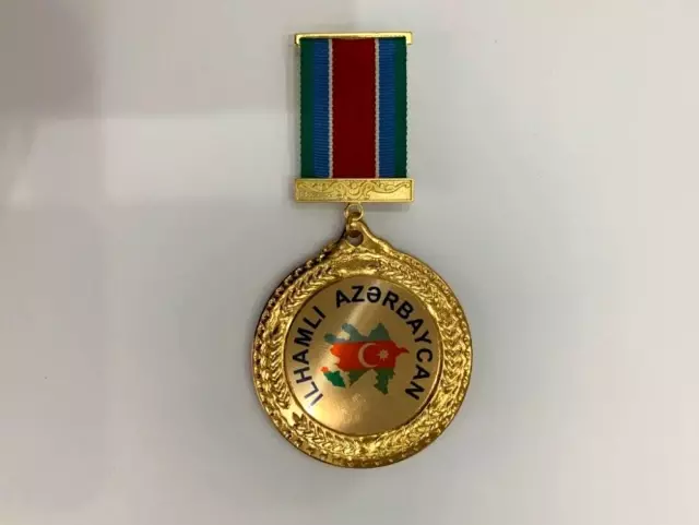 Prof. Dr. İbrahim Öztek, 'İhamlı Azerbaycan' nişanı ile ödüllendirildi Prof. Dr. İbrahim Öztek, 'İhamlı Azerbaycan' nişanı ile ödüllendirildi