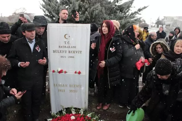 Rahşan Ecevit ebediyete uğurlandı Rahşan Ecevit ebediyete uğurlandı