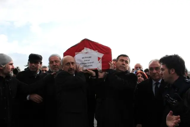 Rahşan Ecevit ebediyete uğurlandı Rahşan Ecevit ebediyete uğurlandı