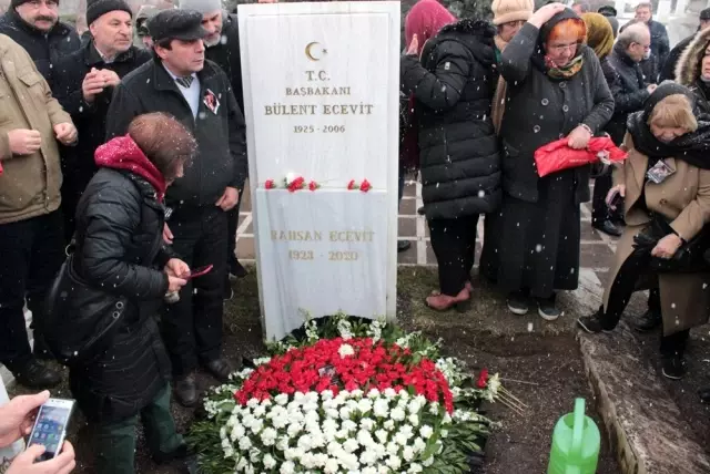 Rahşan Ecevit ebediyete uğurlandı Rahşan Ecevit ebediyete uğurlandı