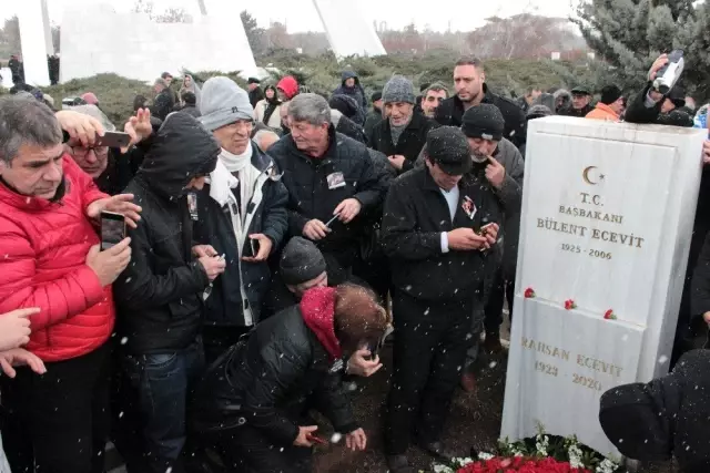 Rahşan Ecevit ebediyete uğurlandı Rahşan Ecevit ebediyete uğurlandı