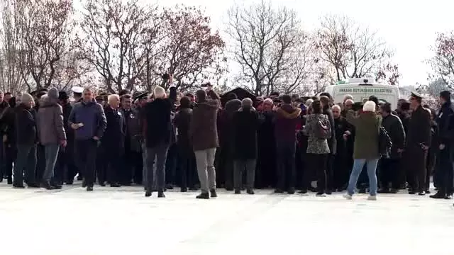Rahşan Ecevit son yolculuğuna uğurlandı (3) Rahşan Ecevit son yolculuğuna uğurlandı (3)