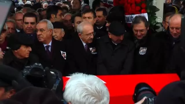 Rahşan Ecevit son yolculuğuna uğurlandı (5) Rahşan Ecevit son yolculuğuna uğurlandı (5)