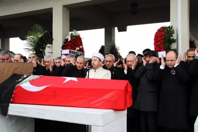 Rahşan Ecevit son yolculuğuna uğurlandı Rahşan Ecevit son yolculuğuna uğurlandı
