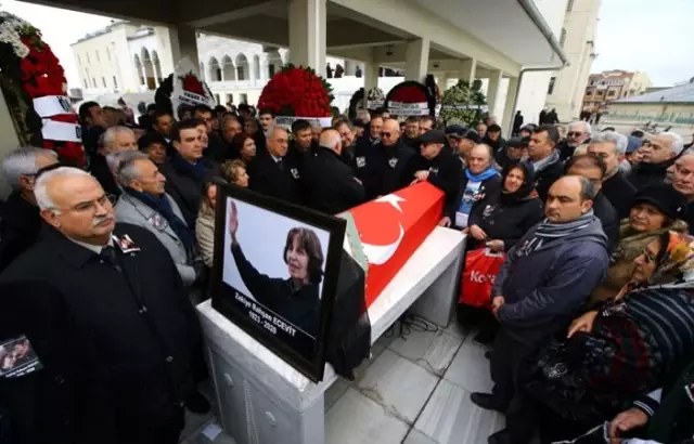 Rahşan Ecevit son yolculuğuna uğurlanıyor Rahşan Ecevit son yolculuğuna uğurlanıyor