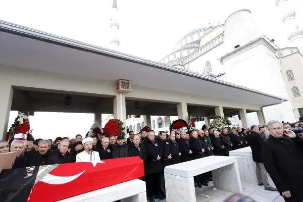 Rahşan Ecevit, son yolculuğuna uğurlanıyor Rahşan Ecevit, son yolculuğuna uğurlanıyor