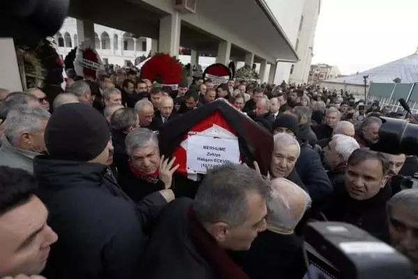 Rahşan Ecevit, son yolculuğuna uğurlanıyor Rahşan Ecevit, son yolculuğuna uğurlanıyor