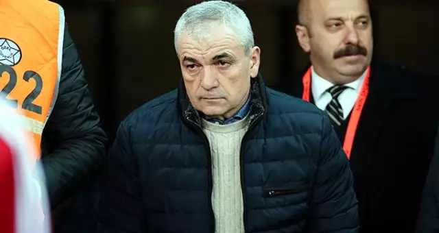 Rıza Çalımbay: Beşiktaş'ta çalışmak ayrı bir durum ama Sivasspor'da sorumluluğum var