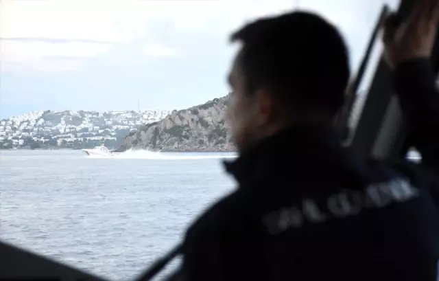 Sahil Güvenlik ekipleri Ege Denizi'nde 7/24 denetimde Sahil Güvenlik ekipleri Ege Denizi'nde 7/24 denetimde