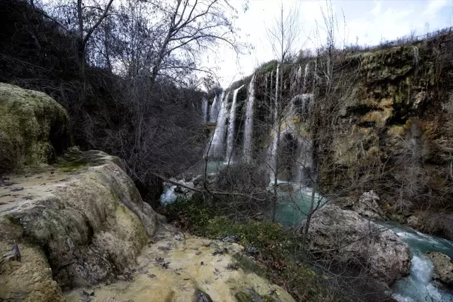 Yerköprü Şelalesi güzelliğiyle görenleri hayran bırakıyor Yerköprü Şelalesi güzelliğiyle görenleri hayran bırakıyor