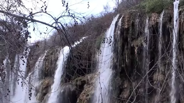 Yerköprü Şelalesi güzelliğiyle görenleri hayran bırakıyor Yerköprü Şelalesi güzelliğiyle görenleri hayran bırakıyor