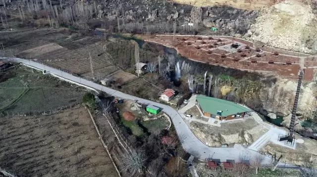 Yerköprü Şelalesi güzelliğiyle görenleri hayran bırakıyor Yerköprü Şelalesi güzelliğiyle görenleri hayran bırakıyor