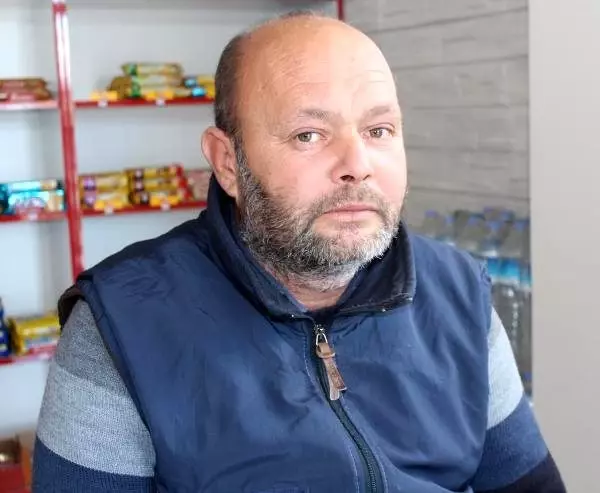 10 gündür kayıp durumda olan genç kız, emniyet binasının önüne bırakıldı 10 gündür kayıp durumda olan genç kız, emniyet binasının önüne bırakıldı