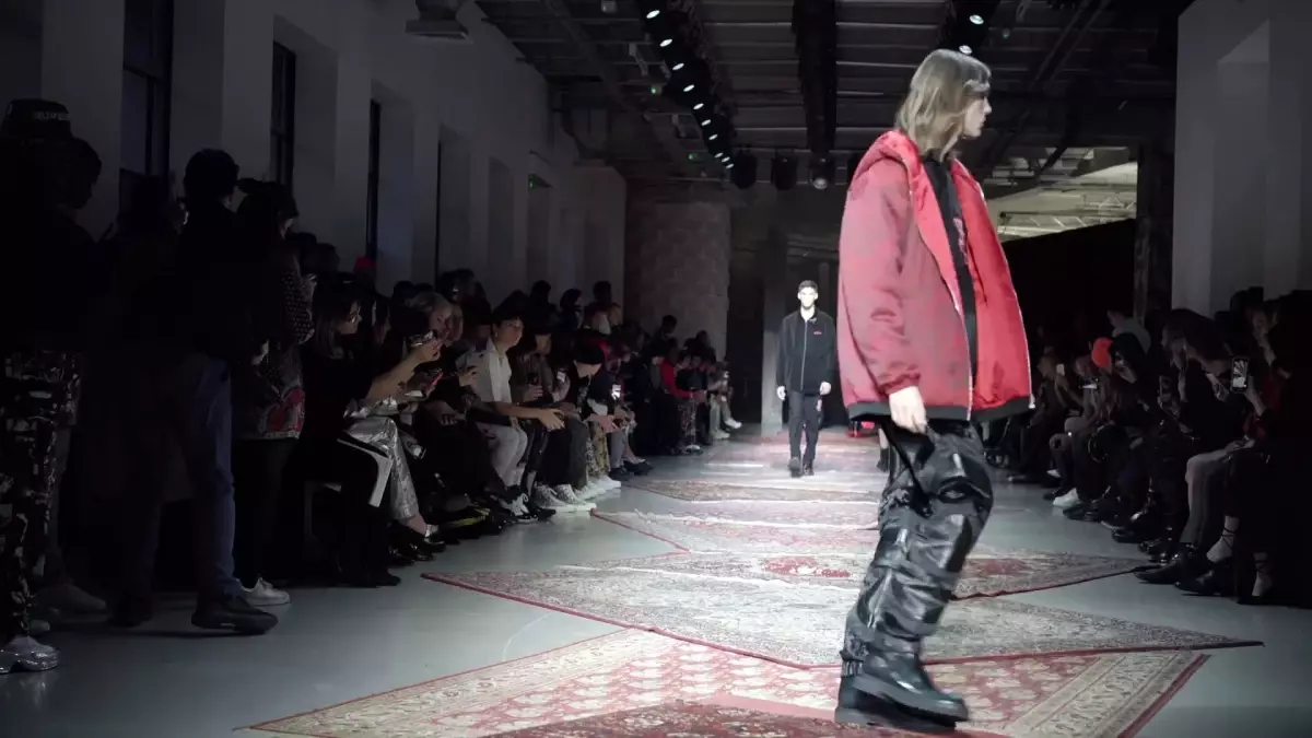 'Anadolu Rock' Desenleri Paris Moda Haftası'nda