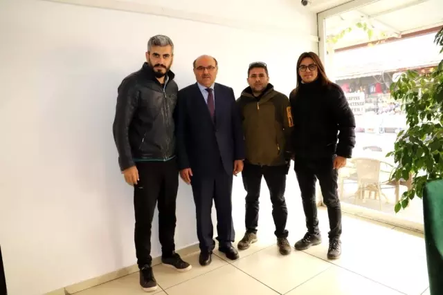 Başkan Otgöz'den gazetecilere ziyaret Başkan Otgöz'den gazetecilere ziyaret