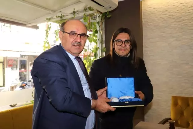 Başkan Otgöz'den gazetecilere ziyaret Başkan Otgöz'den gazetecilere ziyaret