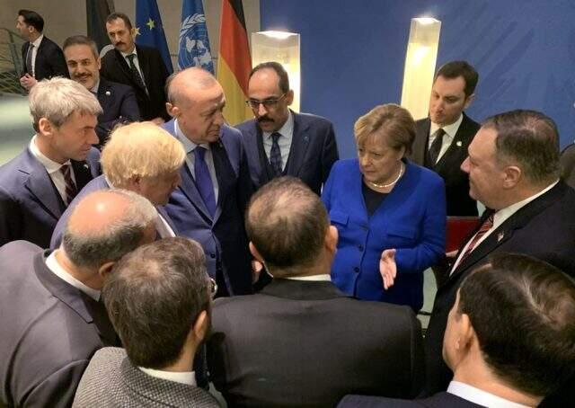 Berlin'de düzenlenen Libya konferansından dikkat çeken kareler