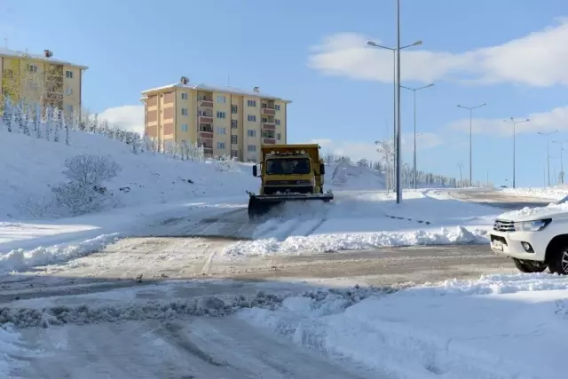Çorum'da 200 köy yolu ulaşıma kapandı Çorum'da 200 köy yolu ulaşıma kapandı