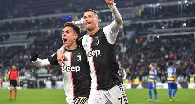 Cristiano Ronaldo, yanlışlıkla Dybala'yı dudağından öptü