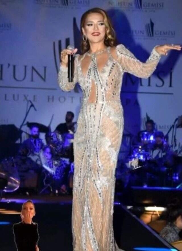 Demet Akalın, giyim tarzını beğenmediği kadınlara tepki gösterdi: Midem bulanıyor